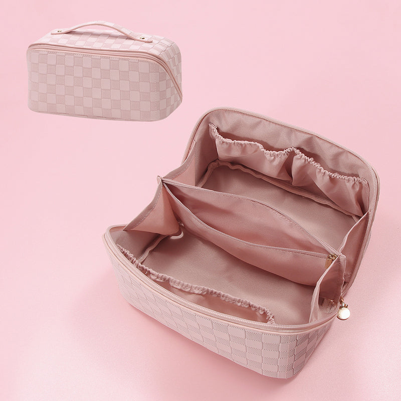 Kosmetiktasche im Retro-Karo