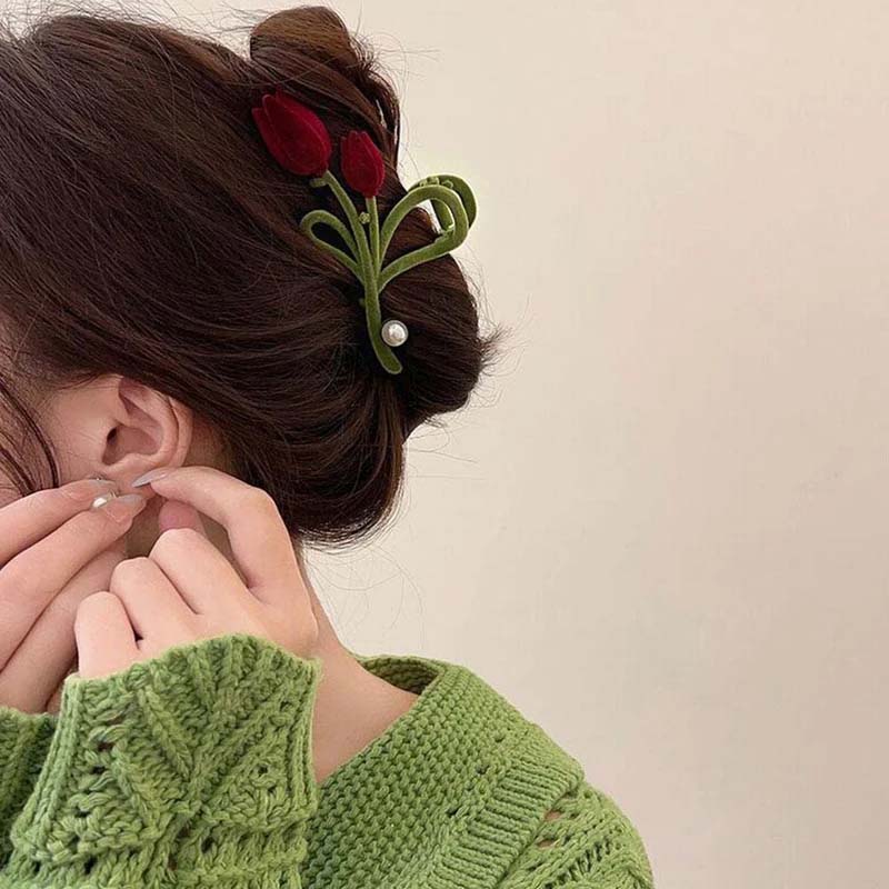 Elegante Tulpen-Haarspange aus Samt