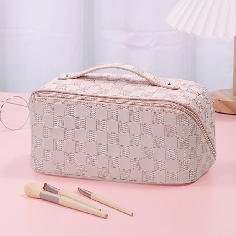 Kosmetiktasche im Retro-Karo