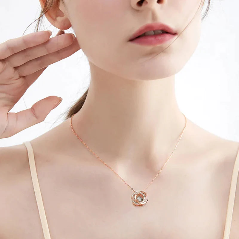 Spirituelle Doppel-C Moissanite Halskette